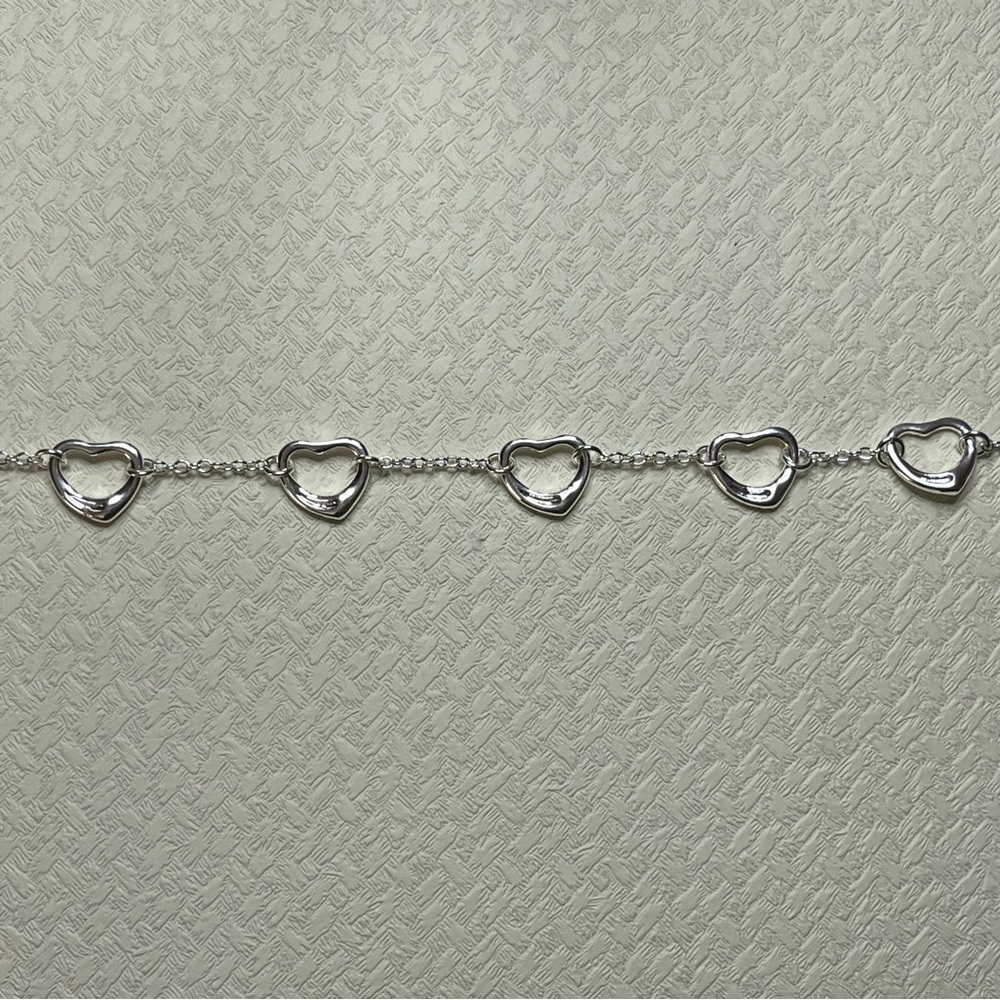 NWT Silver Heart Necklace
